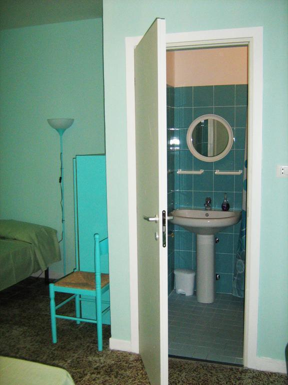 Sirenapop Concept B&B Rivazzurra Di Rimini Oda fotoğraf