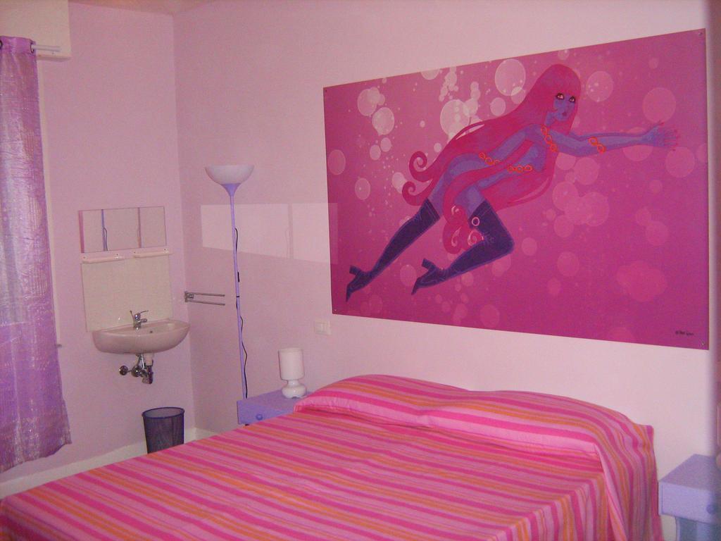 Sirenapop Concept B&B Rivazzurra Di Rimini Oda fotoğraf