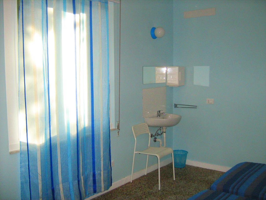 Sirenapop Concept B&B Rivazzurra Di Rimini Oda fotoğraf